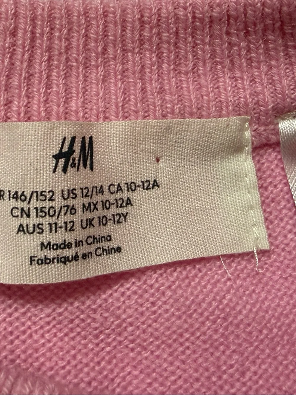H&M Hello Kitty Sanrio Pink Knit Sweater Girls Size 12/14 Holiday Crewneck